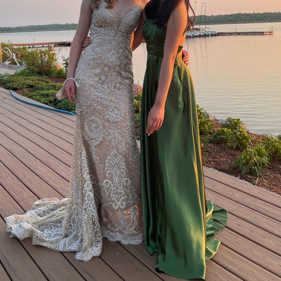 David’s Bridal green homecoming/prom/formal dress - Picture 3 of 3